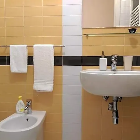 לינה וארוחת בוקר Porta Di Mare 3*