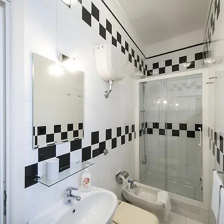 לינה וארוחת בוקר Porta Di Mare 3*